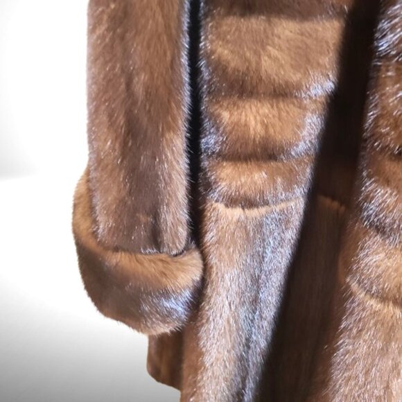 Adriana Furs Genuine Fur Coat – Made in Canada – Size 10–14 (Roomy) – Excellent - Picture 10 of 16